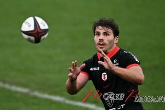 Antoine Dupont Famille : L'histoire du Prodigieux Demi de Mêlée du Rugby Français